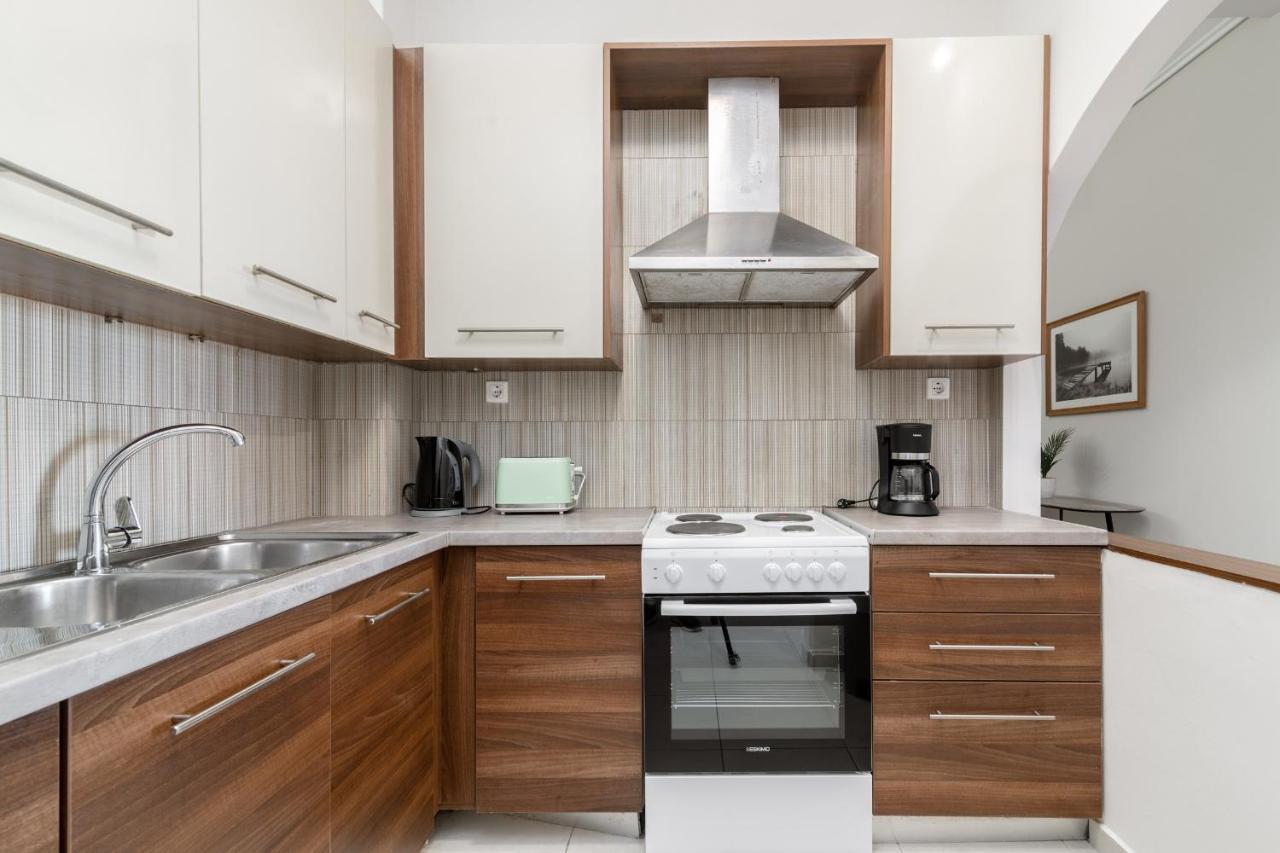 Phoenix Apartments Закінф Екстер'єр фото